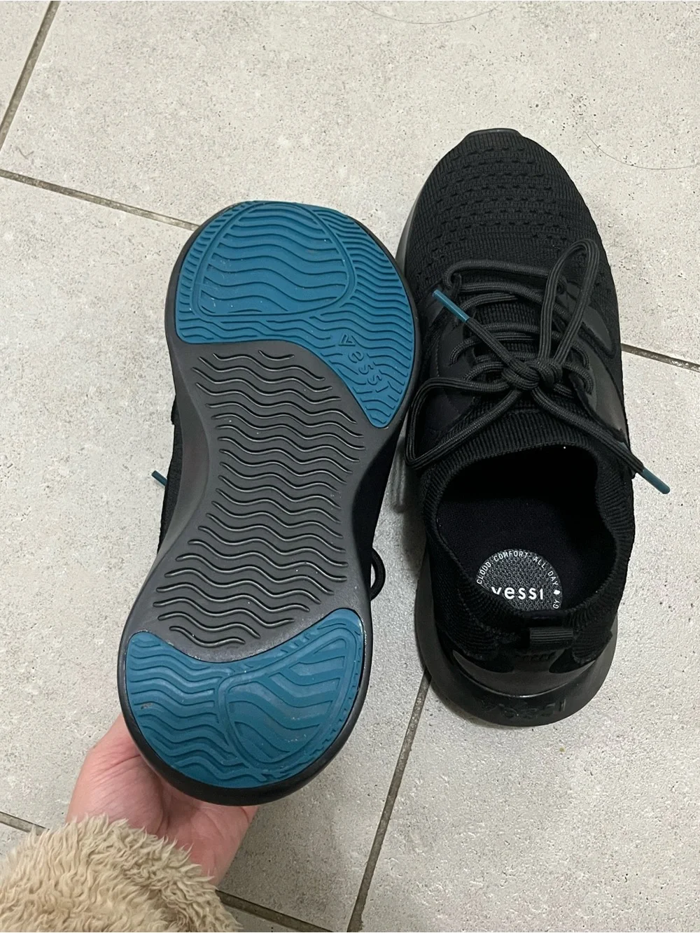 New Waterproof Vessi Black Everyday Move Shoes (size 7) - Picture 3 of 4